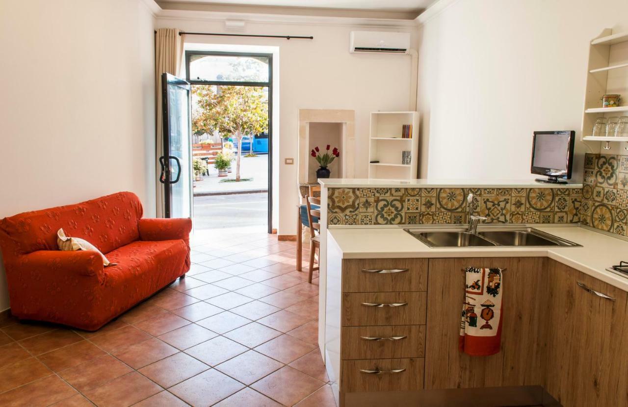 Ninetta Acomodação com café da manhã Solarino Exterior foto