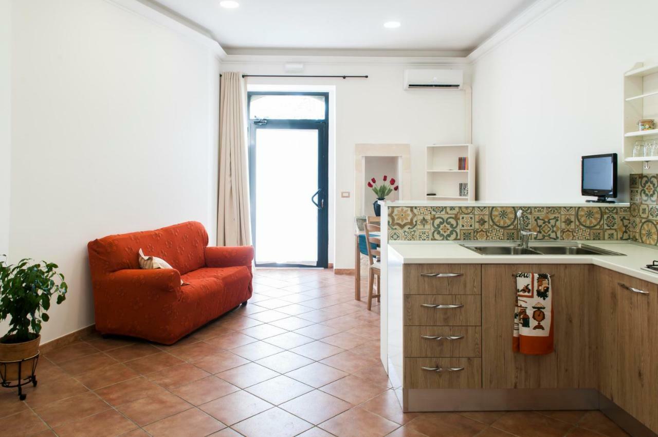 Ninetta Acomodação com café da manhã Solarino Exterior foto